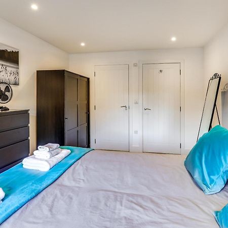 Exceptionally Spacious Central Canterbury Home Extérieur photo